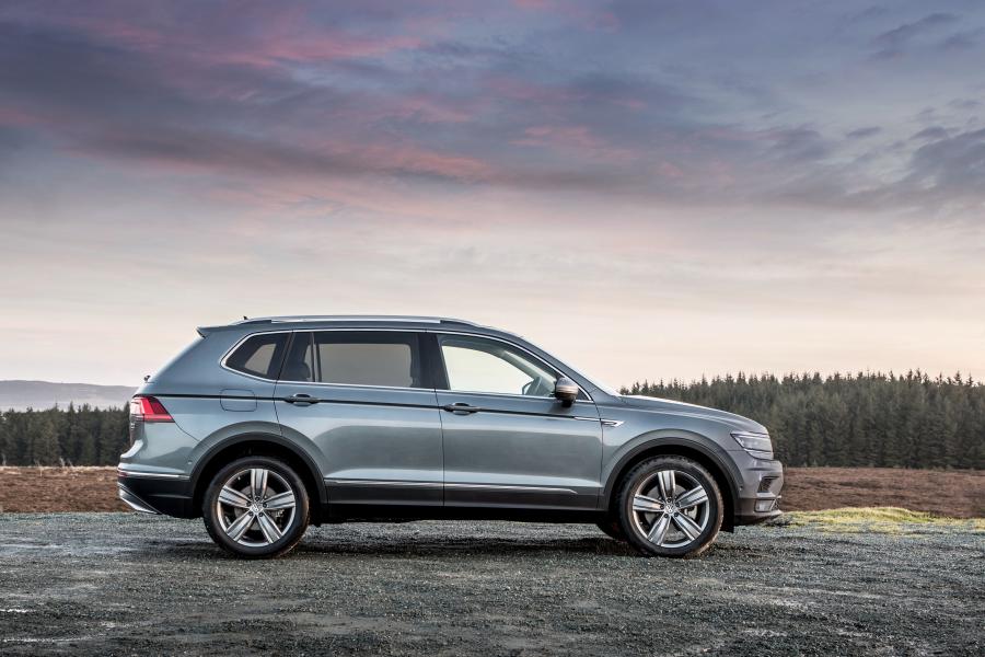  Volkswagen Tiguan Allspace 2018 года  (UK) (фото 3 из 40)